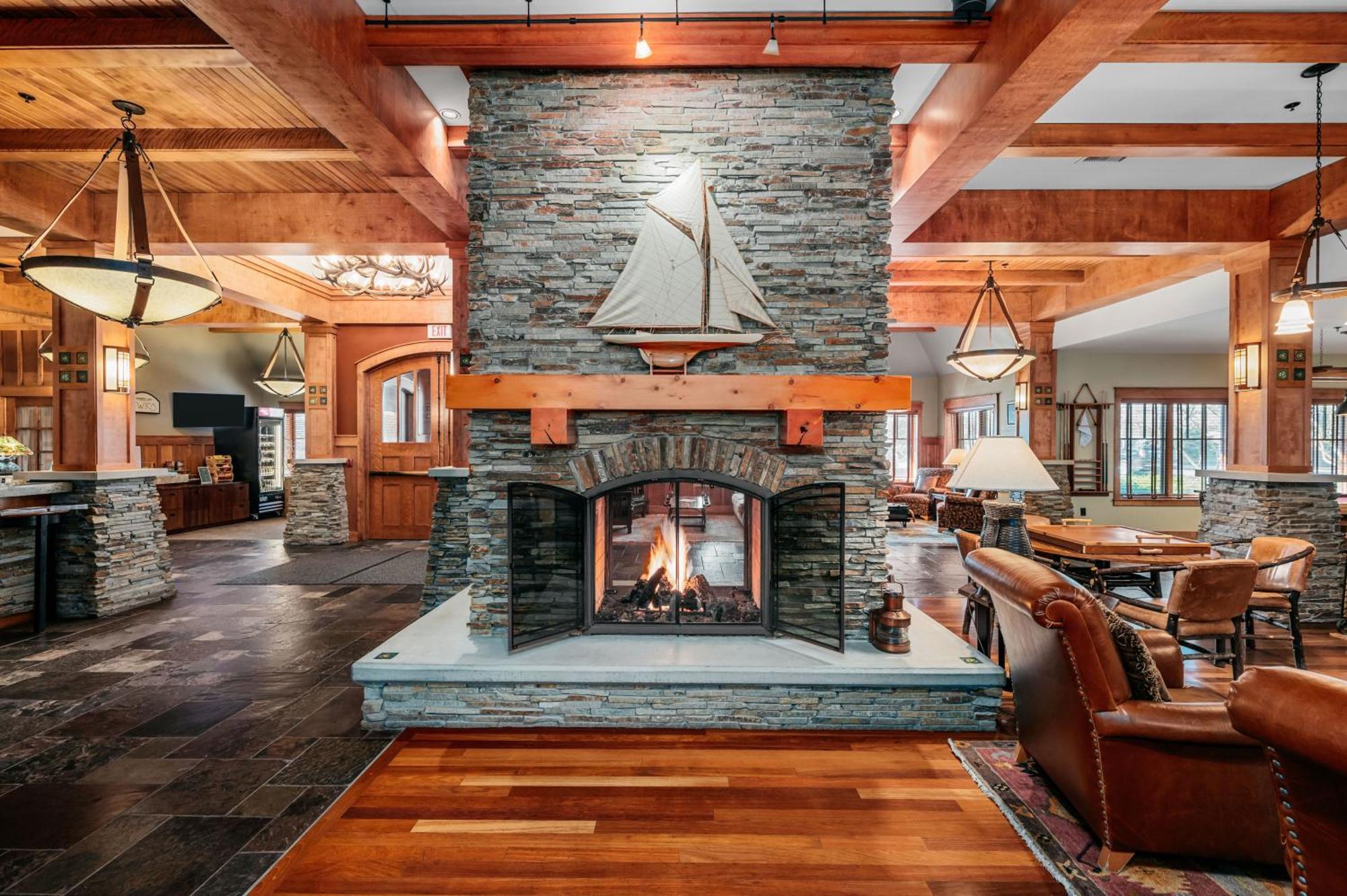 Tamarack Lodge Traverse City Ngoại thất bức ảnh